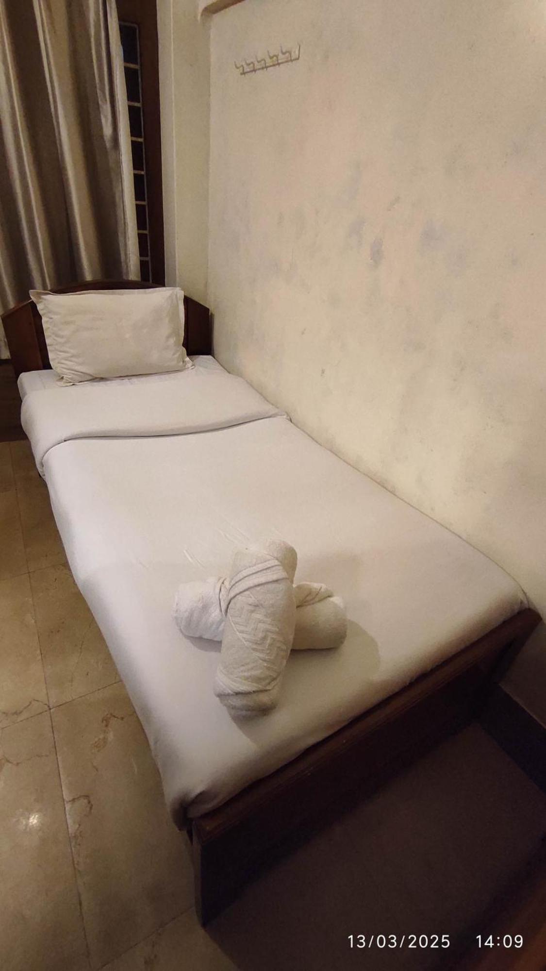 Baba Tourist Lodge Shillong Exterior photo