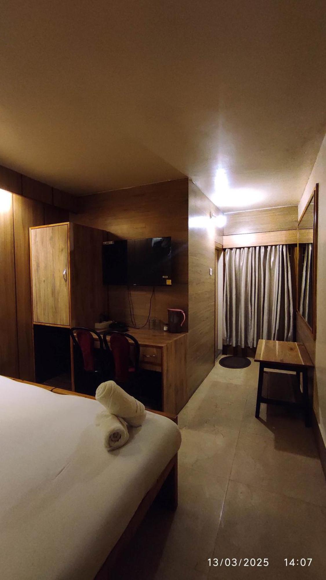 Baba Tourist Lodge Shillong Exterior photo